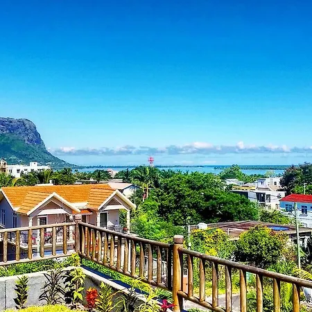 Surf House Hotel